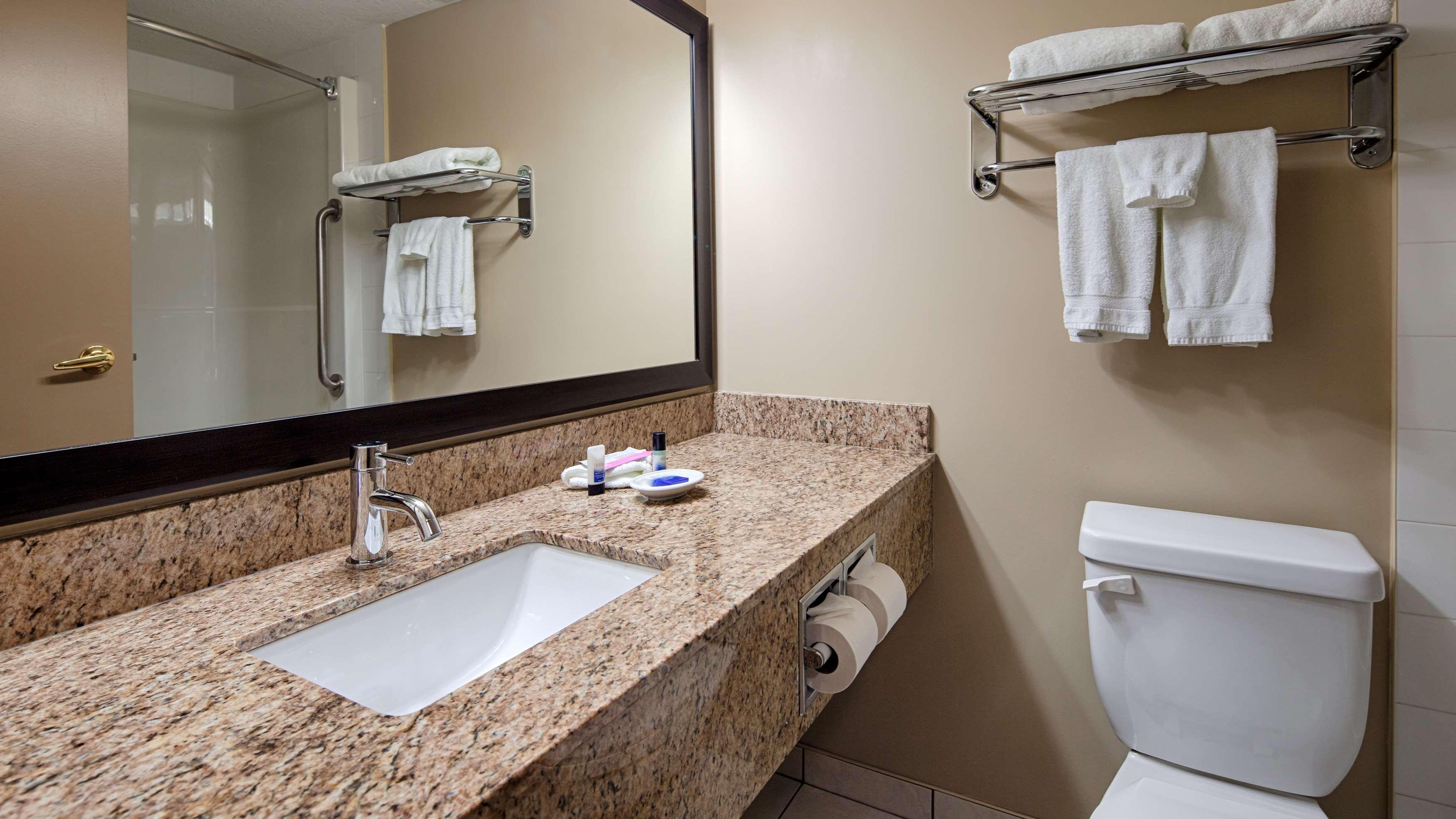 Best Western Plus Red Deer Inn & Suite Zewnętrze zdjęcie